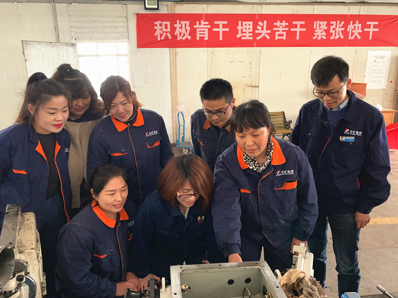 机修厂开展“职工上讲台”活动